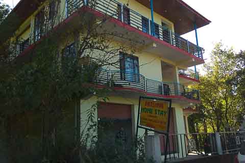 Darshnik Home Stay bir